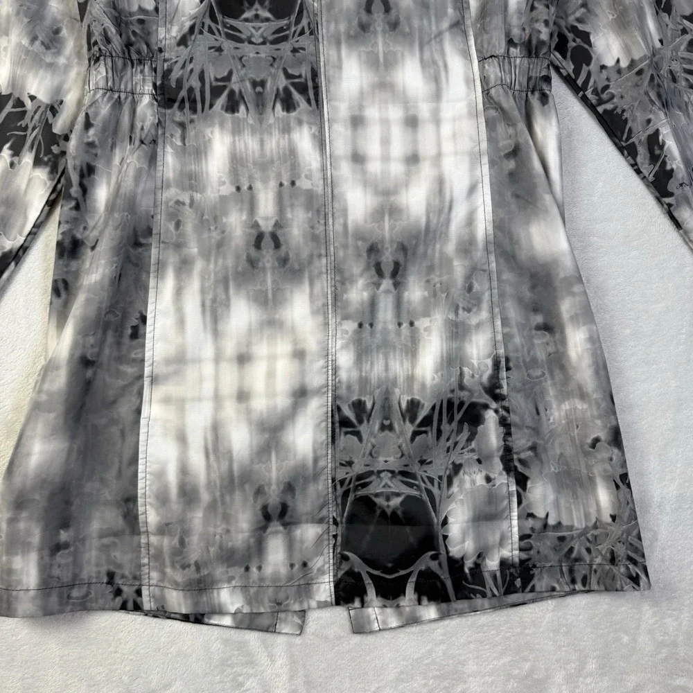 The North Face Flyweight Jacket‎ Women's Small White/Black Tie Dye Hooded Light